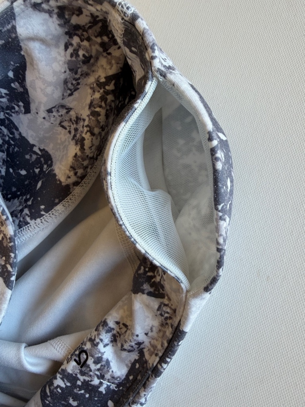 GAP Grey White Geometric Cropped Leggings High Rise Athleisure Size S - Picture 6 of 12